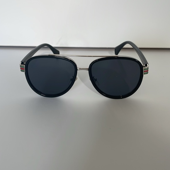Gucci Aviator Polarized Sunglasses - Picture 2 of 5
